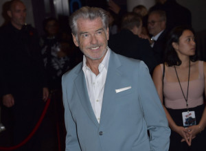 E, da je moj muž Pirs Brosnan: Zašto žene u Srbiji harizmatičnog Bonda doživljavaju kao BOGA (FOTO)