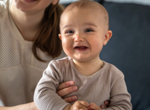 NEOBIČNA PORUKA MUŽA PROMENILA MI JE ŽIVOT: Beba sa Daunovim sindromom biće naša, nepoznata žena se porađa!  (VIDEO)