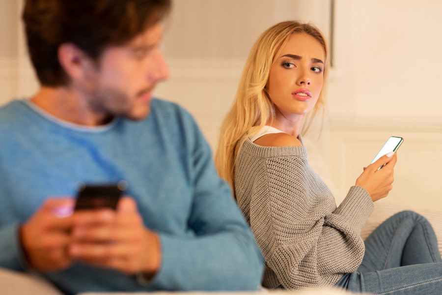 POSLAO JOJ SELFI I SAM SE RAZOTKRIO: Devojka je odmah videla da je on vara, OVO ga je odalo! (VIDEO)