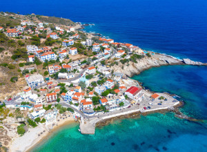 ZOVU GA OSTRVOM BESMRTNIH, STRESA NEMA, A OVDE JE 100. ROĐENDAN SASVIM NORMALAN: Evo u čemu je tajna njihove dugovečnosti