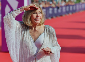 ČUVENA HIČKOKOVA MUZA NAGRAĐENA ZA ŽIVOTNO DELO: Kim Novak se vratila u punom sjaju u 92. godini! (FOTO)