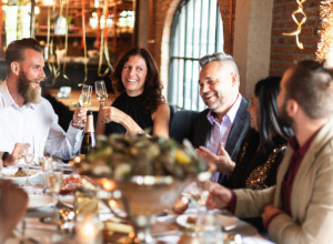 OVA BOJA DOKAZANO IZAZIVA GLAD I ZATO JE VIDITE U SKORO SVIM RESTORANIMA: Evo kako vas kafane mame, a da niste ni svesni toga!