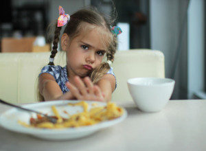 Šta kada dete kaže "NEĆU DA JEDEM": 6 saveta kako da im poboljšate apetit