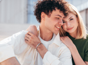 KARINA JE SA SVEGA 15 GODINA RODILA BLIZANCE: "Ljudi mi govore da je moj život jadan, ali ne znaju pravu istinu!" (VIDEO)