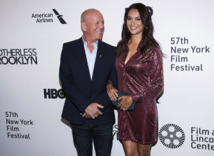 Žena BRUSA VILISA odgovorila na optužbe da je SEBIČNA tokom njegove teške borbe sa demencijom!