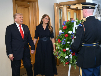 Košulja-haljina Melanija Tramp pobrala pohvale