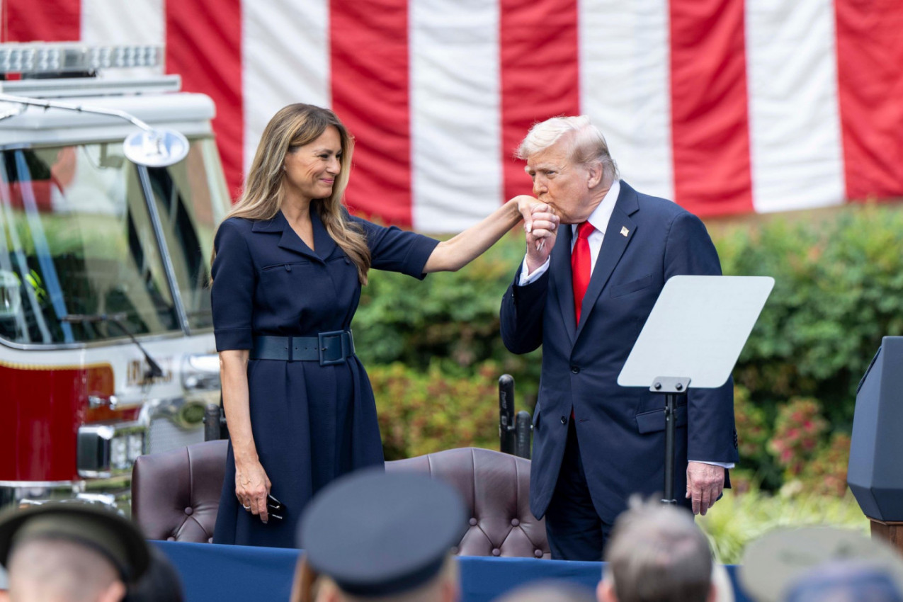 Fotka koja je obišla svet: Ovako je MELANIJA izgledala sa ZIFT CRNOM KOSOM, ovu grešku nije smela da ponovi (FOTO)