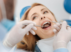 Ja sam ZUBAR i posle jednog pogleda mogu da vam otkrijem 7 STVARI O VAŠEM ZDRAVLJU, a da ne kažete ni reč!