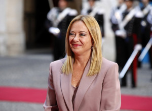 Đorđa Meloni je KRALJICA ODELA: Italijanska premijerka u modelu koji savršeno skriva nedostatke, a dobre štikle su sve! (FOTO)