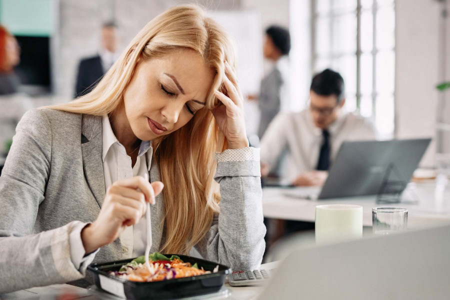 Imate glavobolju i lošu koncentraciju: Možda konzumirate neku od ovih 7 NAMIRNICA koje ŠTETE MOZGU!