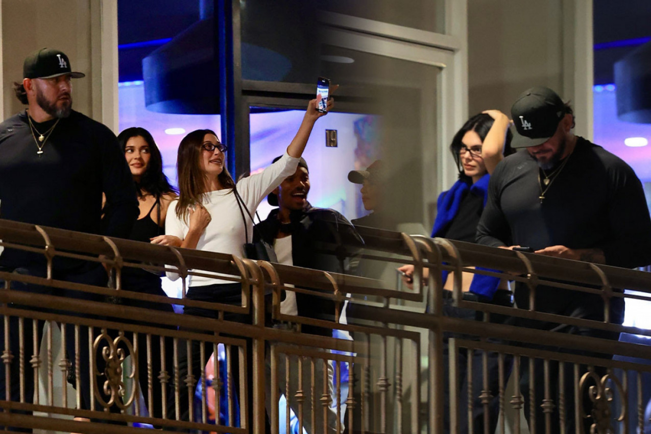 Kendal, Kajli i Hejli – trio stila i zabave na večeri u omiljenom restoranu