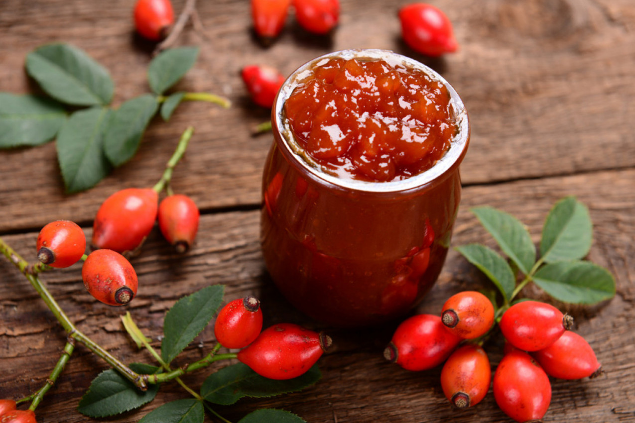 NEODOLJIVO DOBAR: Džem od ŠIPKA kao iz bakinog lonca