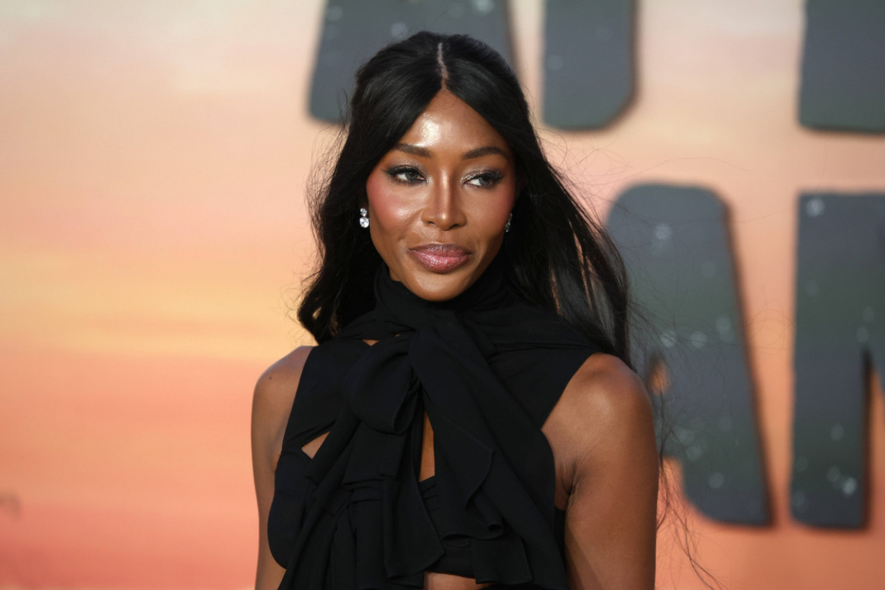 Samo CRNA PANTERA ovako može da hipnotiše publiku: I sa 55 Naomi je pokazala da je KRALJICA modnih pista