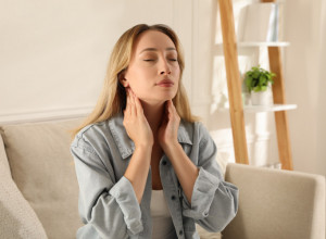 Prvi simptom usporenog rada ŠTITNE ŽLEZDE vidi se ujutru i niko ne zna da ga prepozna na vreme