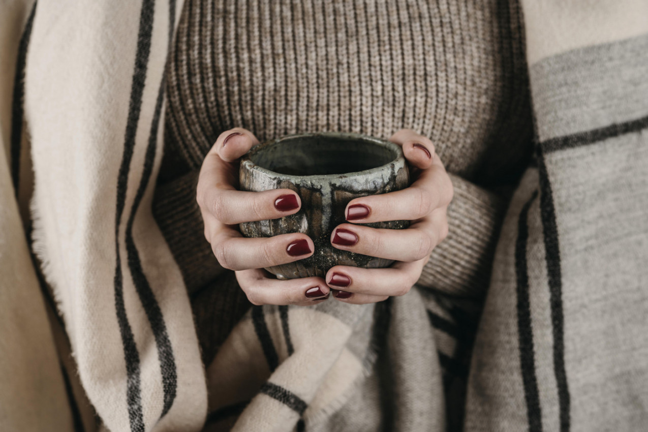 KARAMEL nijanse, metalni detalji i tufne: Ovo je 5 trendova za manikir ove jeseni! (FOTO)