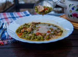 Starinski RECEPT za grašak sa piletinom: Zdravo jelo koje će zavoleti i oni koji ne vole ovo povrće!