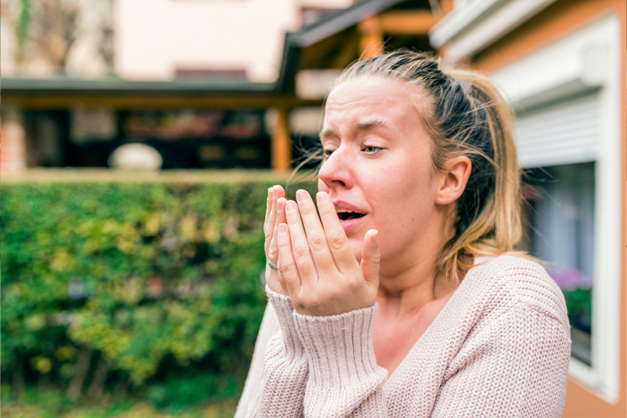 Kao da vozite 160 na sat i pritisnete kočnicu! Evo zašto nikad, ali baš nikad ne smete da zaustavljate kijanje
