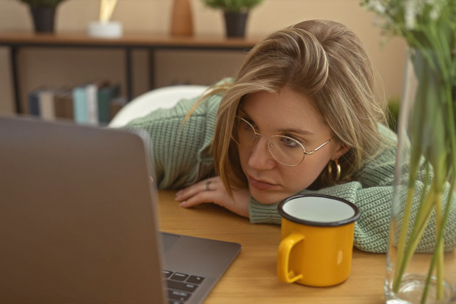 SEDITE po ceo dan? Preti vam dijabetes, depresija i ukočenost,  a REŠENJE je jednostavnije nego što mislite!