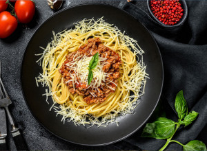 ŠPAGETE BOLONJEZE: Klasično italijansko jelo koje nikad ne izlazi iz mode ni u Srbiji