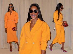 Naomi Kembel je narandžastom kombinacijom na reviji Rožea Vivijea potvrdila povratak mode osamdesetih