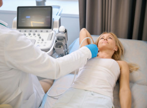 Ovo su najveće ZABLUDE o RAKU DOJKE: Da li je grudnjak sa žicom RIZIČAN, a kako utiču ove NAMIRNICE?