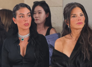 Evo kakvo prstenje nose ŽENE MILIJARDERA - DIJAMANTI ukrali šou na modnoj reviji, a cena je "prava sitnica" (FOTO)