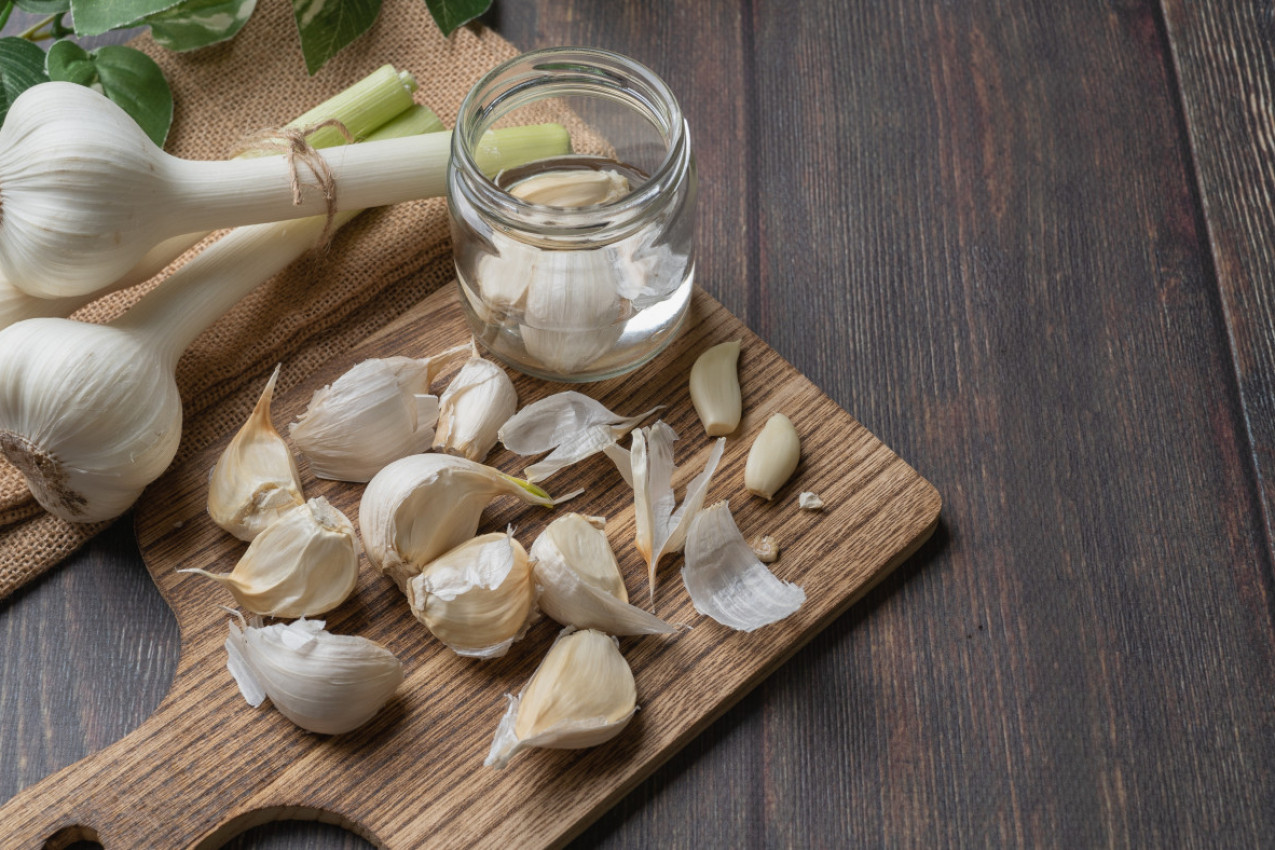 Probajte VODU SA BELIM LUKOM i gledajte šta se dešava u organizmu: Za samo 7 dana bićete kao preporođeni