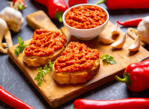 Koliko je zdrav AJVAR: Dr Stanković rešava dilemu i otkriva kad je najbolje da se konzumira