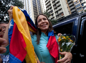 Zovu je ČELIČNA LEJDI Venecuele: Evo ko je MARIJA, dobitnica Nobelove nagrade za mir