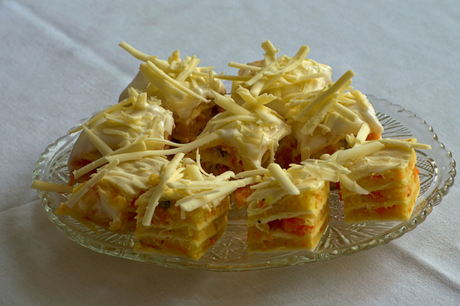 Najlepša slana torta sa krekerima i susamom: Ovo hladno predjelo se topi u ustima