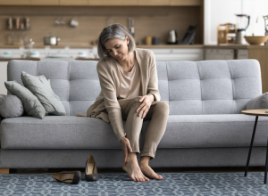 Ne ignorišite BOL U NOZI: Lekari upozoravaju da može da bude prvi znak smrtonosnog raka!