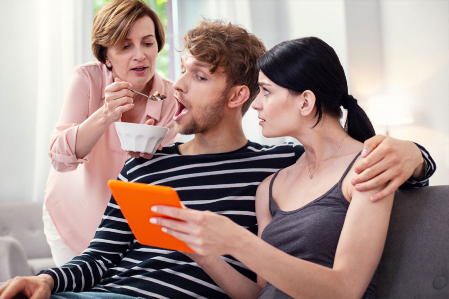 Teško vama ako ste se na njih namerile: 4 horoskopska znaka koji ostaju MAMINI SINOVI do kraja života