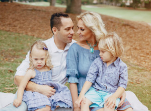 Roditelji su se pitali zašto su im BLIZANCI stalno BOLESNI, a jedan urnebesni VIDEO rešio je DILEMU! (VIDEO)