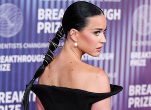 Niko nije očekivao: PEVAČICA uhvaćena u vrelim trenucima sa poznatim POLITIČAREM nakon RASKIDA devetogodišnje veze (FOTO)