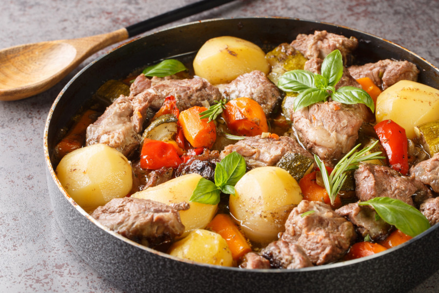 TELETINA iz rerne, ali kao ispod SAČA: Jelo  koje se topi u ustima, stvoreno za uživanje