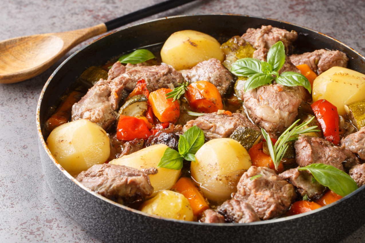 TELETINA iz rerne, ali kao ispod SAČA: Jelo  koje se topi u ustima, stvoreno za uživanje