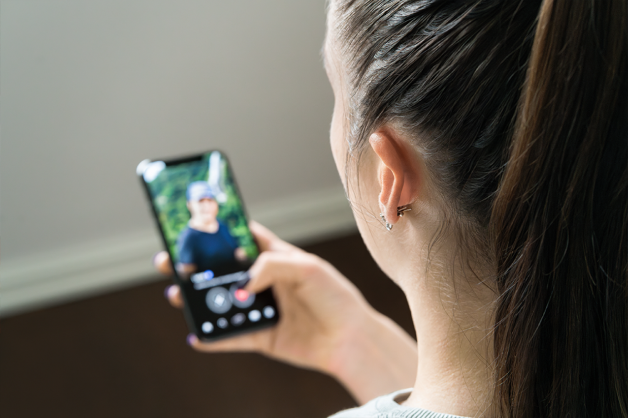 Lažni profili, prevare i razočaranja: Zašto zrelije generacije ne veruju u ONLAJN UPOZNAVANJA?