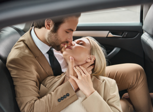 Moj brak je odavno bez strasti, a onda se pojavio NOVI KOLEGA - nisam ni sanjala šta može da mi uradi!