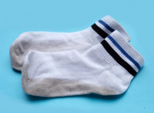 Zaboravite izbeljivač: Uz ovaj sastojak iz kuhinje čarape postaju bele kao sneg!