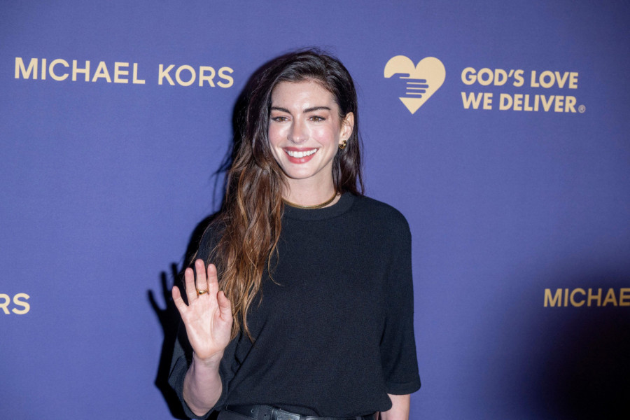 Dve HOLIVUDSKE ZVEZDE zasenile sve: EN HATAVEJ odnela priznanje, ali šou je ipak ukrala ĐIĐI HADID u smeloj haljini (FOTO)