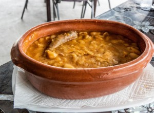 Ovaj začin u pasulju sprečava NADIMANJE I GASOVE, obavezno probajte!