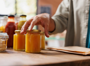 Dodajte u MED ovu davno zaboravljenu BILJKU: Deluje kao FILTER za pluća, a tek je za pušače pravi melem