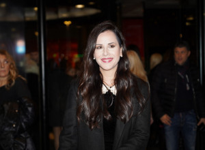  Tamara Vučić iznenadila plišanim stajlingom: Boja je još originalnija, a model izdužuje siluetu i izgleda GLAMUROZNO (FOTO)