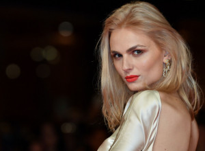 PROMENIO je POL i postao omiljena Gotjeova manekenka, ali otac mu to nikad nije oprostio! (FOTO)