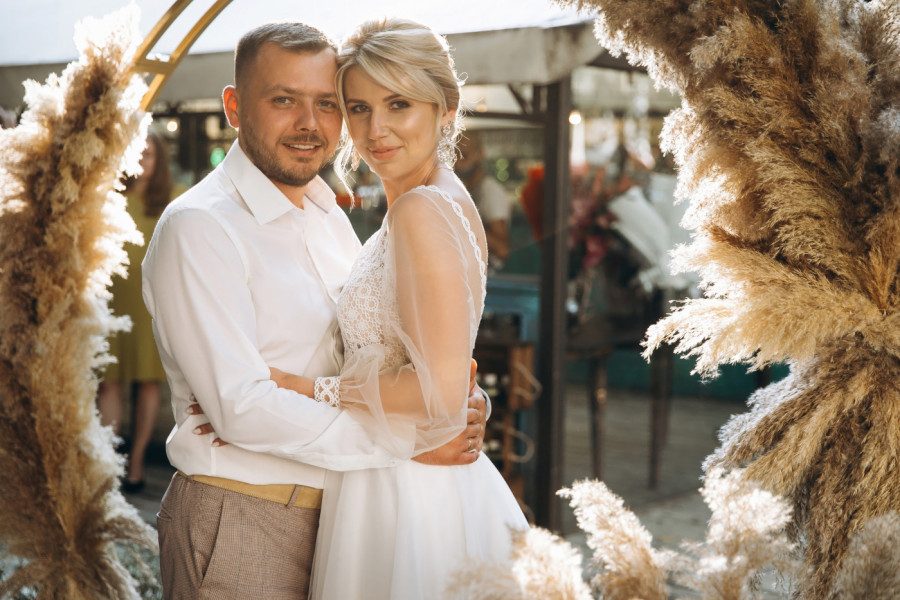 TETKA je usred mog venčanja viknula moje ime - nasmejala sam se, ali to je bio GLAS SA NEBA da prekinem sve!