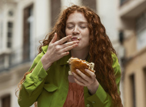 Srbi je tamane, a ne znaju da je ZLO: Izbegavajte ovu namirnicu u širokom luku!