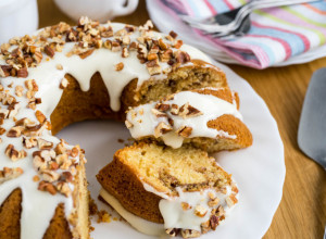 KUGLOF sa cimetom, jabukama i orasima: Mirisni kolač stvoren za nedeljni UŽITAK