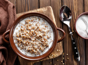 Ovo RUSI jedu svakog dana i pucaju od zdravlja! Doručak koji čisti creva i topi kilograme