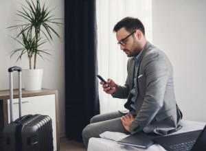 Pozvala je muža u hotel i tokom razgovora začula ŽENSKI GLAS: Rečenica koju je izgovorila ju je presekla