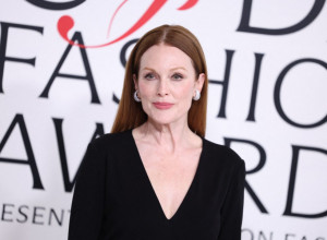 Slavna glumica održala lekciju iz stila:  Ovako se nosi crna haljina!